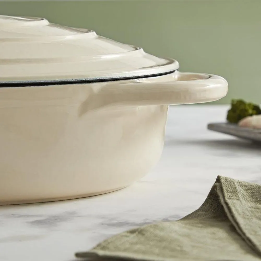 Barbary & Oak Foundry 28cm Camembert Cream Cast Iron Shallow Casserole Dish
