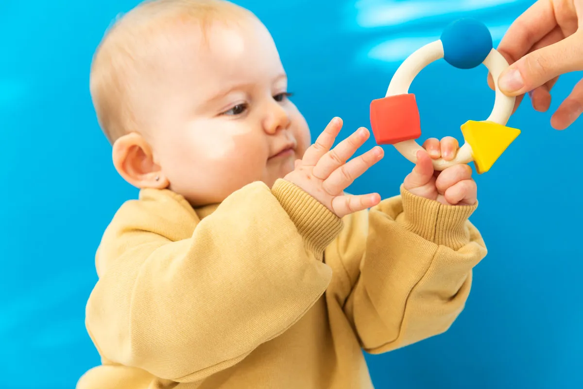 Oli & Carol X Bauhaus Movement Teething Ring Basic Colours